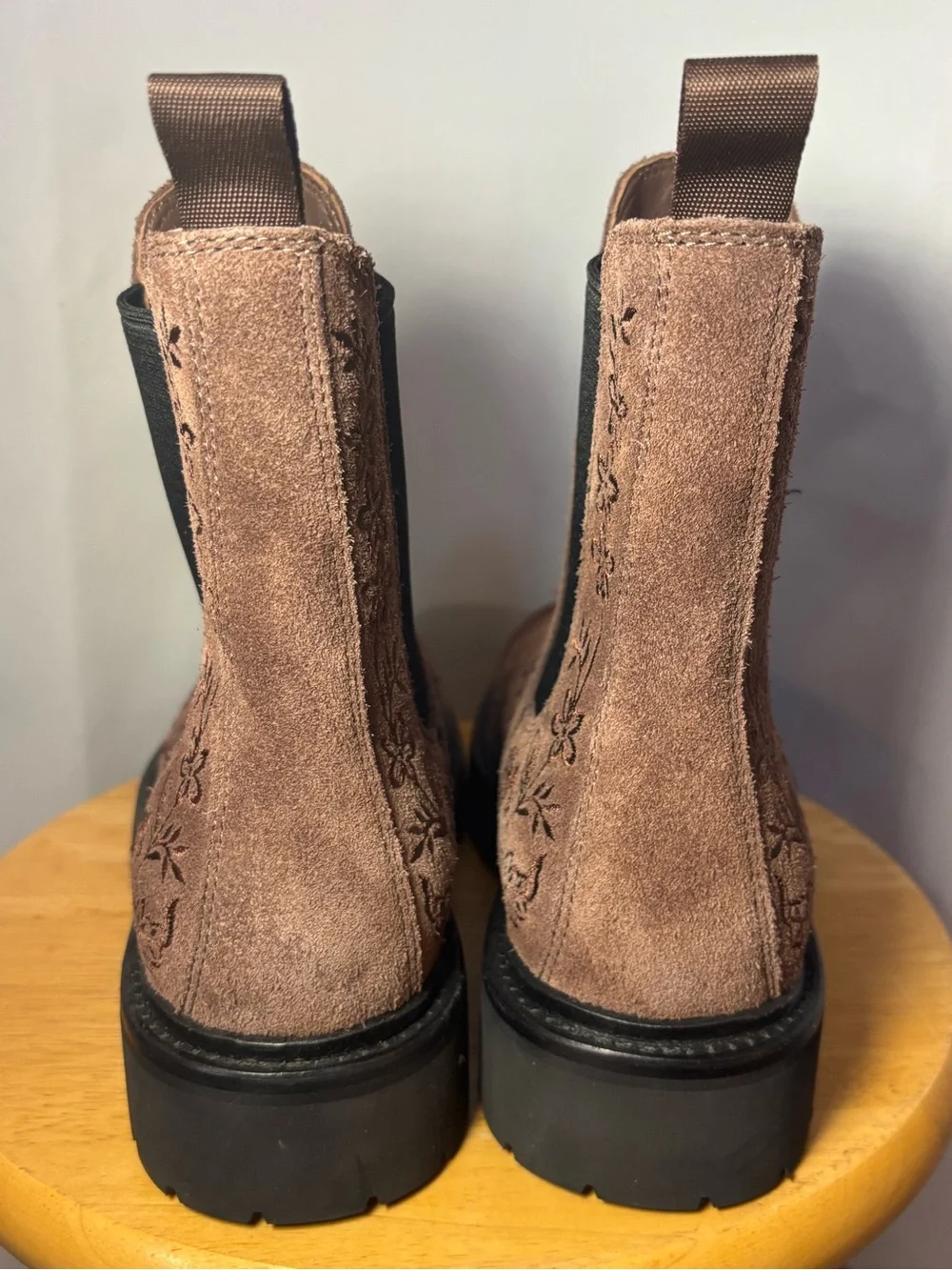 Johnny Was Bluma Embroidered Chelsea Boots Chocolate Brown 8.5 NWOT Embroidered